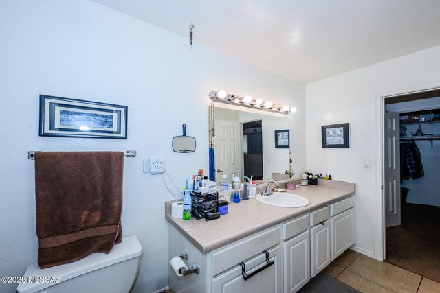 955 N Venice Avenue, Tucson, AZ 85711