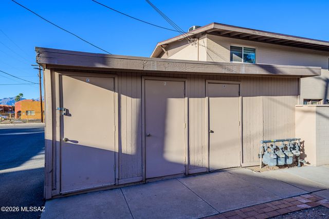 955 N Venice Avenue, Tucson, AZ 85711