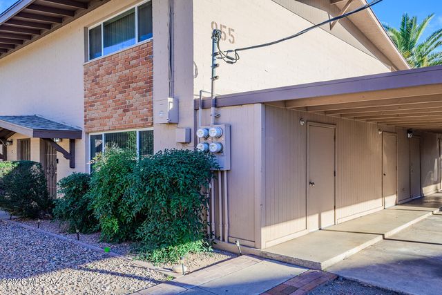 955 N Venice Avenue, Tucson, AZ 85711