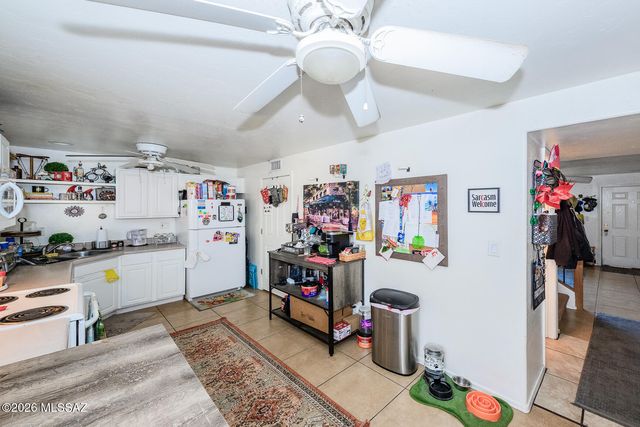 955 N Venice Avenue, Tucson, AZ 85711