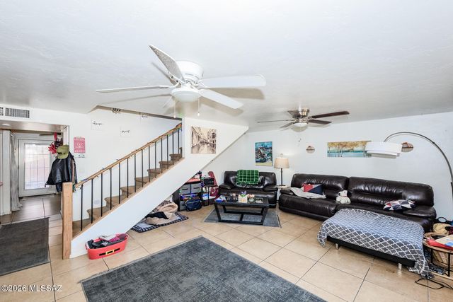 955 N Venice Avenue, Tucson, AZ 85711