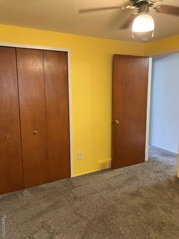 20817 Washington, Roseville, MI 48066