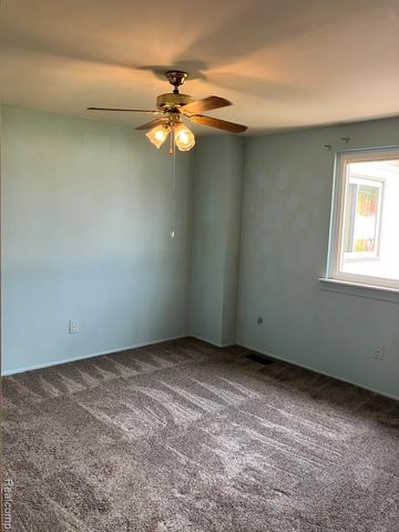 20817 Washington, Roseville, MI 48066