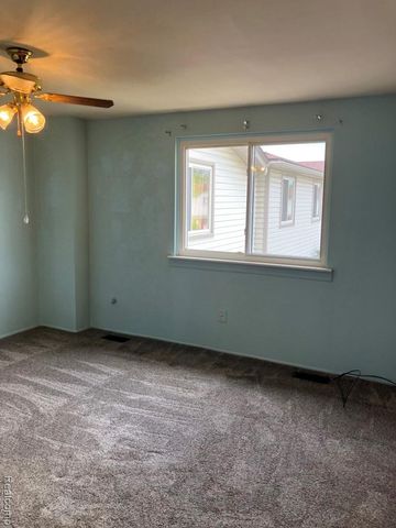 20817 Washington, Roseville, MI 48066
