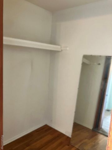 20817 Washington, Roseville, MI 48066
