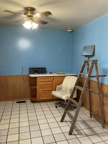 20817 Washington, Roseville, MI 48066
