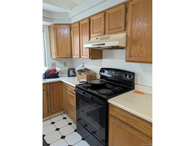 1163 S Flower Cir, Lakewood, CO 80232