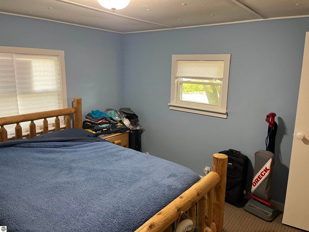 Image 9 of property listing at 315 Linwood Avenue, Alma, MI 48801