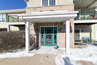 203 Kearney Way #104, Waunakee, WI 53597