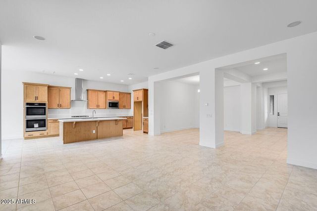 17836 W PASADENA Avenue, Litchfield Park, AZ 85340