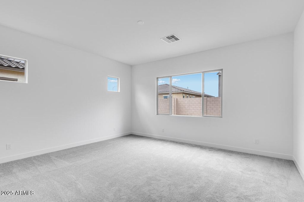 Image 15 of property listing at 17836 W PASADENA Avenue, Litchfield Park, AZ 85340