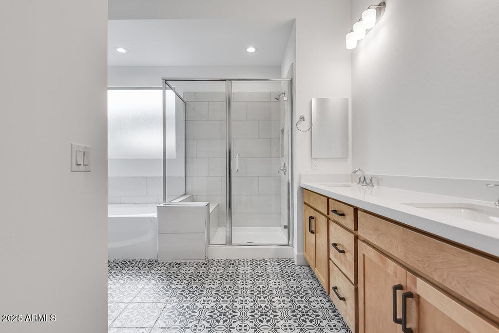 Image 25 of property listing at 17836 W PASADENA Avenue, Litchfield Park, AZ 85340