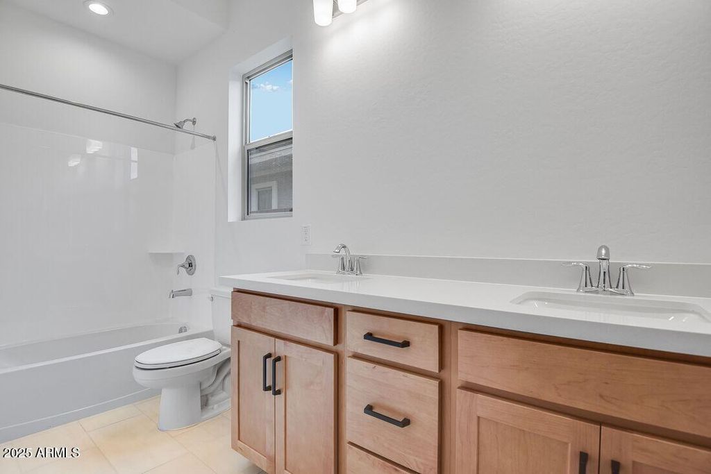 Image 26 of property listing at 17836 W PASADENA Avenue, Litchfield Park, AZ 85340