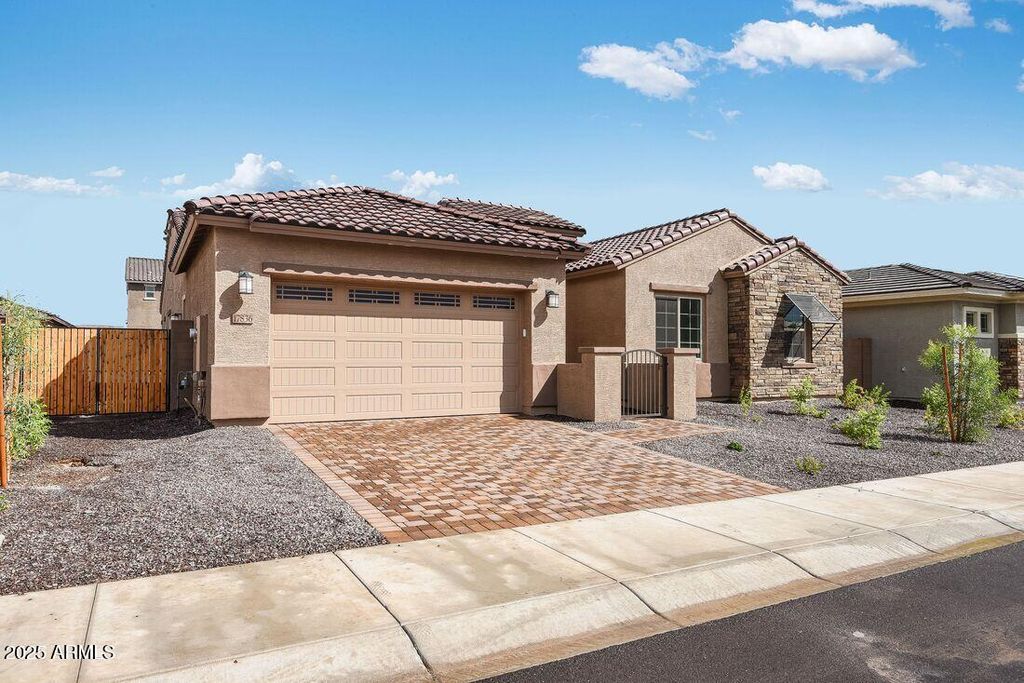 Image 3 of property listing at 17836 W PASADENA Avenue, Litchfield Park, AZ 85340