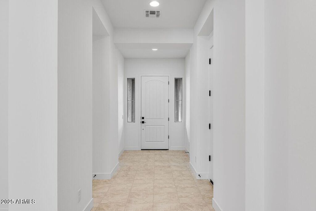 Image 30 of property listing at 17836 W PASADENA Avenue, Litchfield Park, AZ 85340