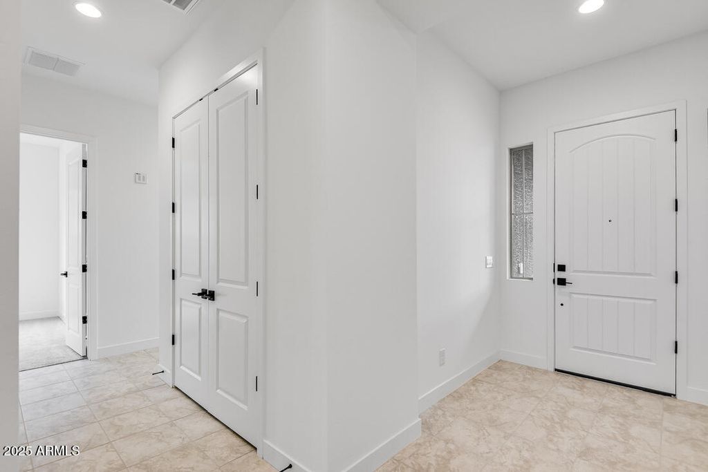 Image 31 of property listing at 17836 W PASADENA Avenue, Litchfield Park, AZ 85340