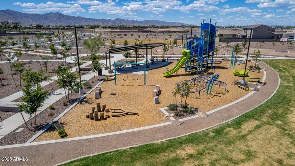 Image 54 of property listing at 17836 W PASADENA Avenue, Litchfield Park, AZ 85340