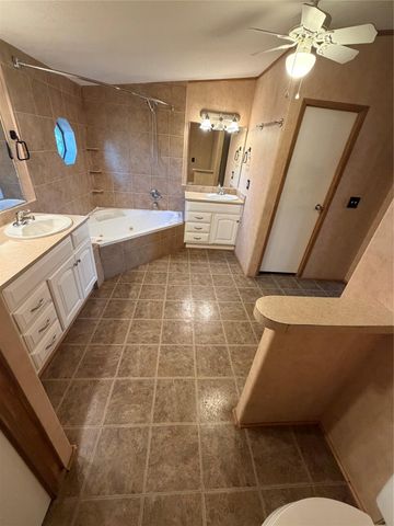 242 Mikeska Road, Bellville, TX 77418