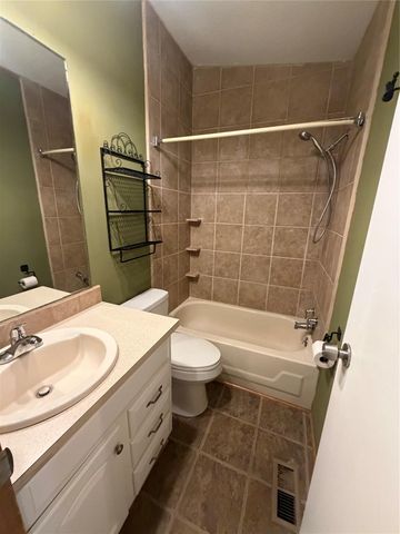 242 Mikeska Road, Bellville, TX 77418