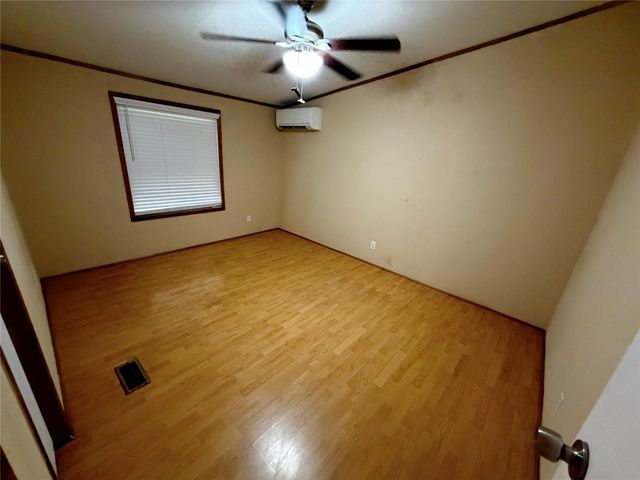 242 Mikeska Road, Bellville, TX 77418