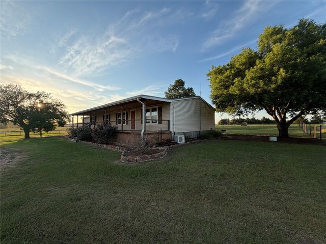 242 Mikeska Road, Bellville, TX 77418
