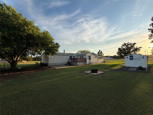 242 Mikeska Road, Bellville, TX 77418