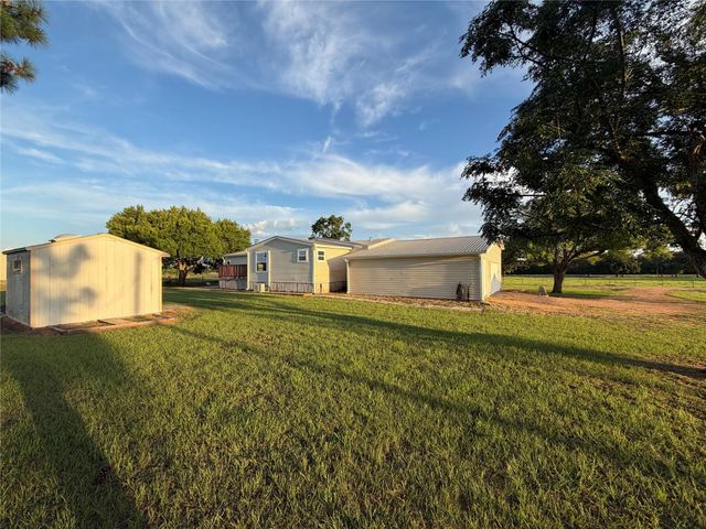 242 Mikeska Road, Bellville, TX 77418
