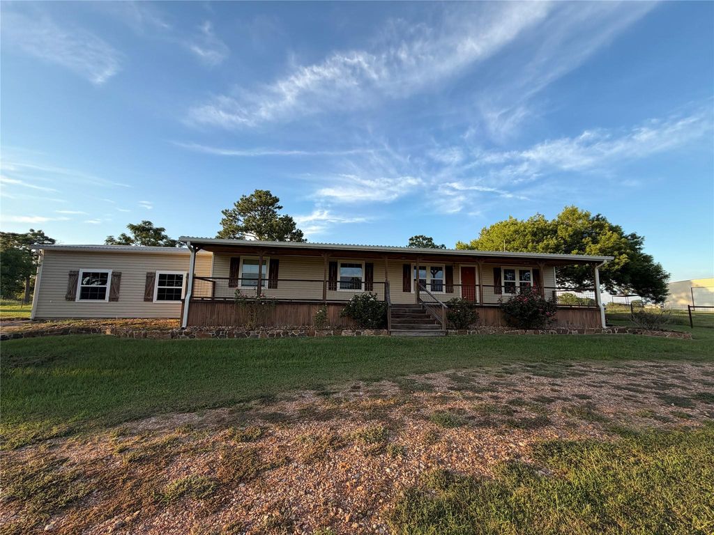 242 Mikeska Road, Bellville, TX 77418