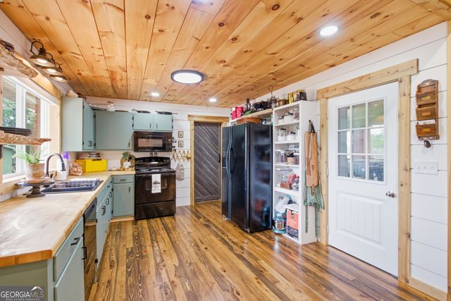127 N Akins Bridge Road, Eastanollee, GA 30538