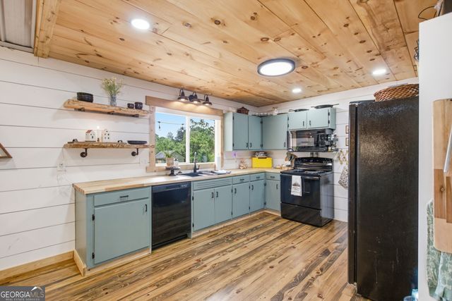 127 N Akins Bridge Road, Eastanollee, GA 30538