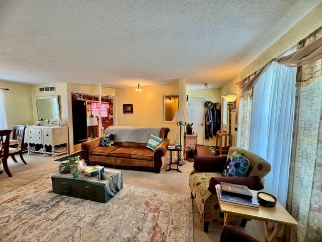 1338 E 90th Ave N, Belle Plaine, KS 67013