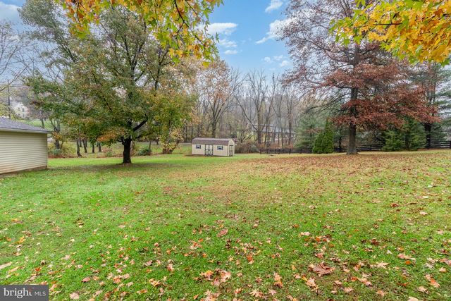 6825 GLATFELTERS STATION RD, Seven Valleys, PA 17360