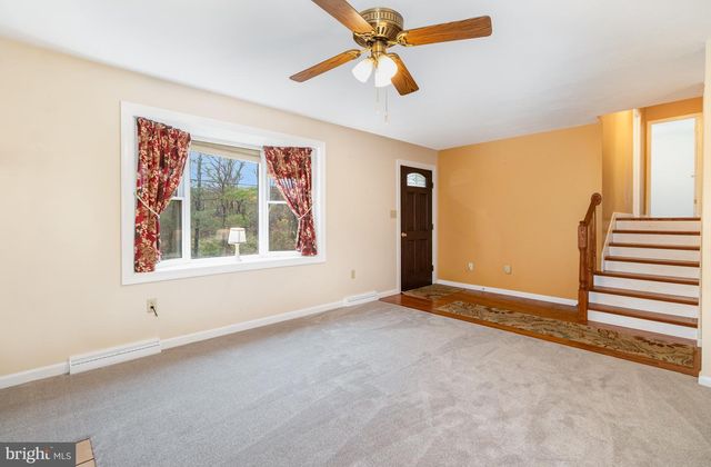 6825 GLATFELTERS STATION RD, Seven Valleys, PA 17360