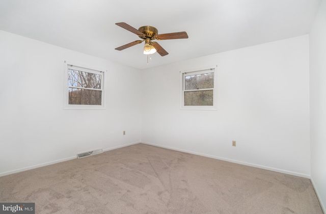 6825 GLATFELTERS STATION RD, Seven Valleys, PA 17360