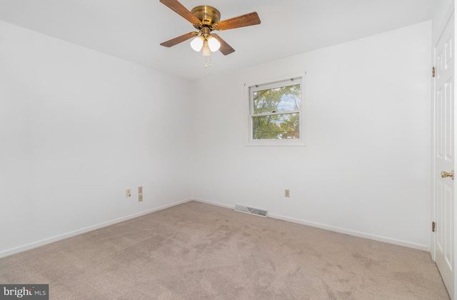 6825 GLATFELTERS STATION RD, Seven Valleys, PA 17360
