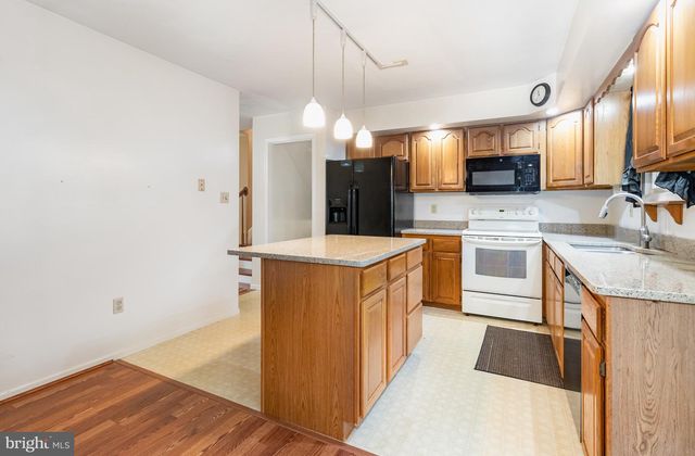 6825 GLATFELTERS STATION RD, Seven Valleys, PA 17360