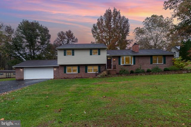 6825 GLATFELTERS STATION RD, Seven Valleys, PA 17360