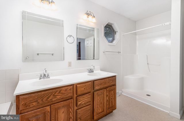 6825 GLATFELTERS STATION RD, Seven Valleys, PA 17360