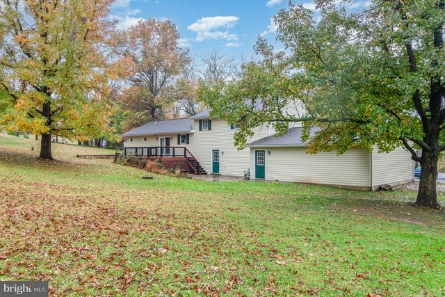 6825 GLATFELTERS STATION RD, Seven Valleys, PA 17360