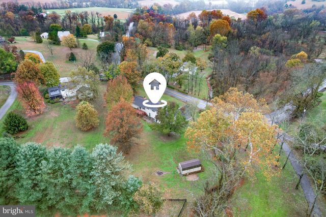 6825 GLATFELTERS STATION RD, Seven Valleys, PA 17360