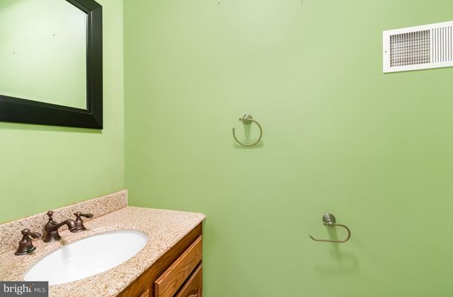 6825 GLATFELTERS STATION RD, Seven Valleys, PA 17360