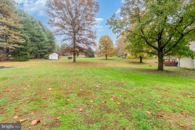 6825 GLATFELTERS STATION RD, Seven Valleys, PA 17360