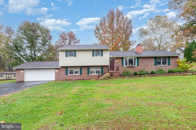 6825 GLATFELTERS STATION RD, Seven Valleys, PA 17360