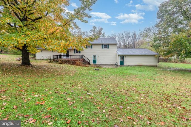 6825 GLATFELTERS STATION RD, Seven Valleys, PA 17360