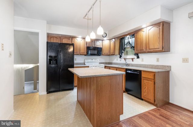 6825 GLATFELTERS STATION RD, Seven Valleys, PA 17360