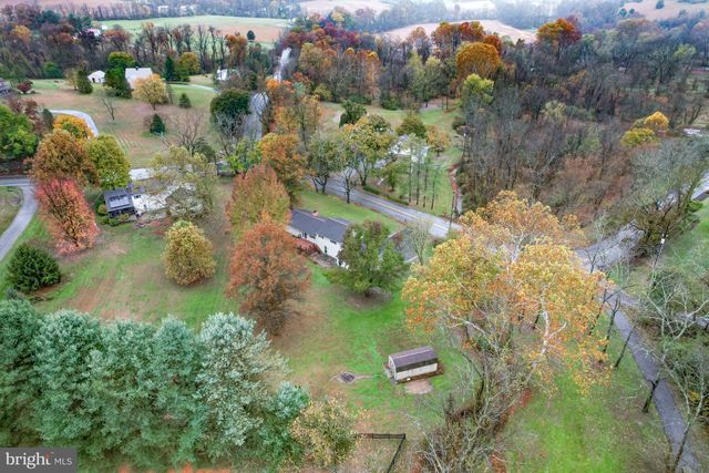 6825 GLATFELTERS STATION RD, Seven Valleys, PA 17360