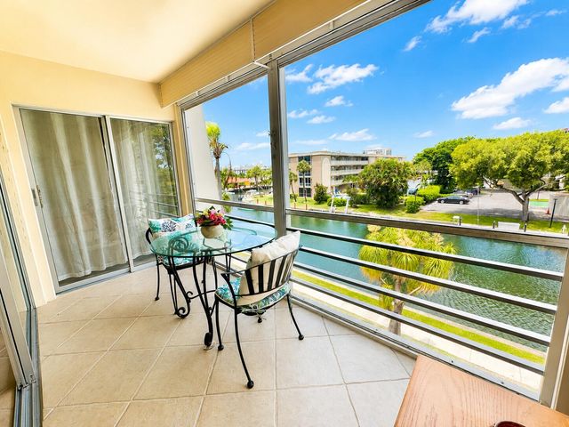 773 JEFFERY Street 4-304, Boca Raton, FL 33487