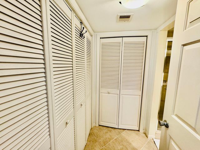 773 JEFFERY Street 4-304, Boca Raton, FL 33487