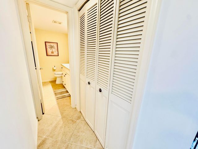 773 JEFFERY Street 4-304, Boca Raton, FL 33487