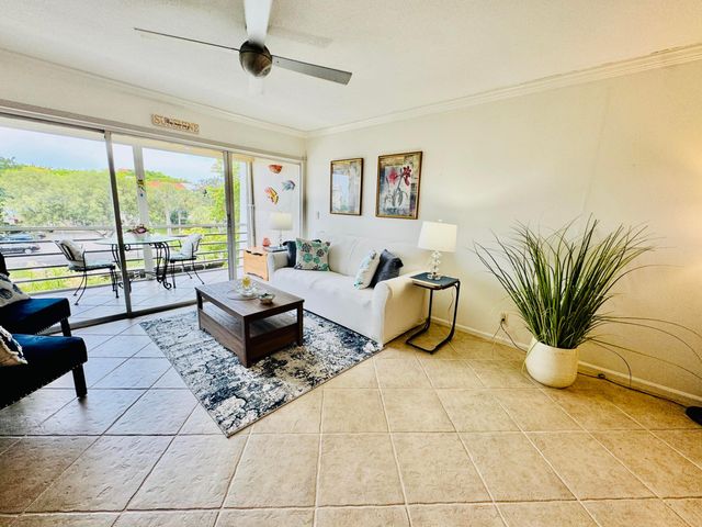 773 JEFFERY Street 4-304, Boca Raton, FL 33487